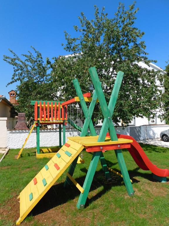 Apartments Lucija Pula Exterior photo